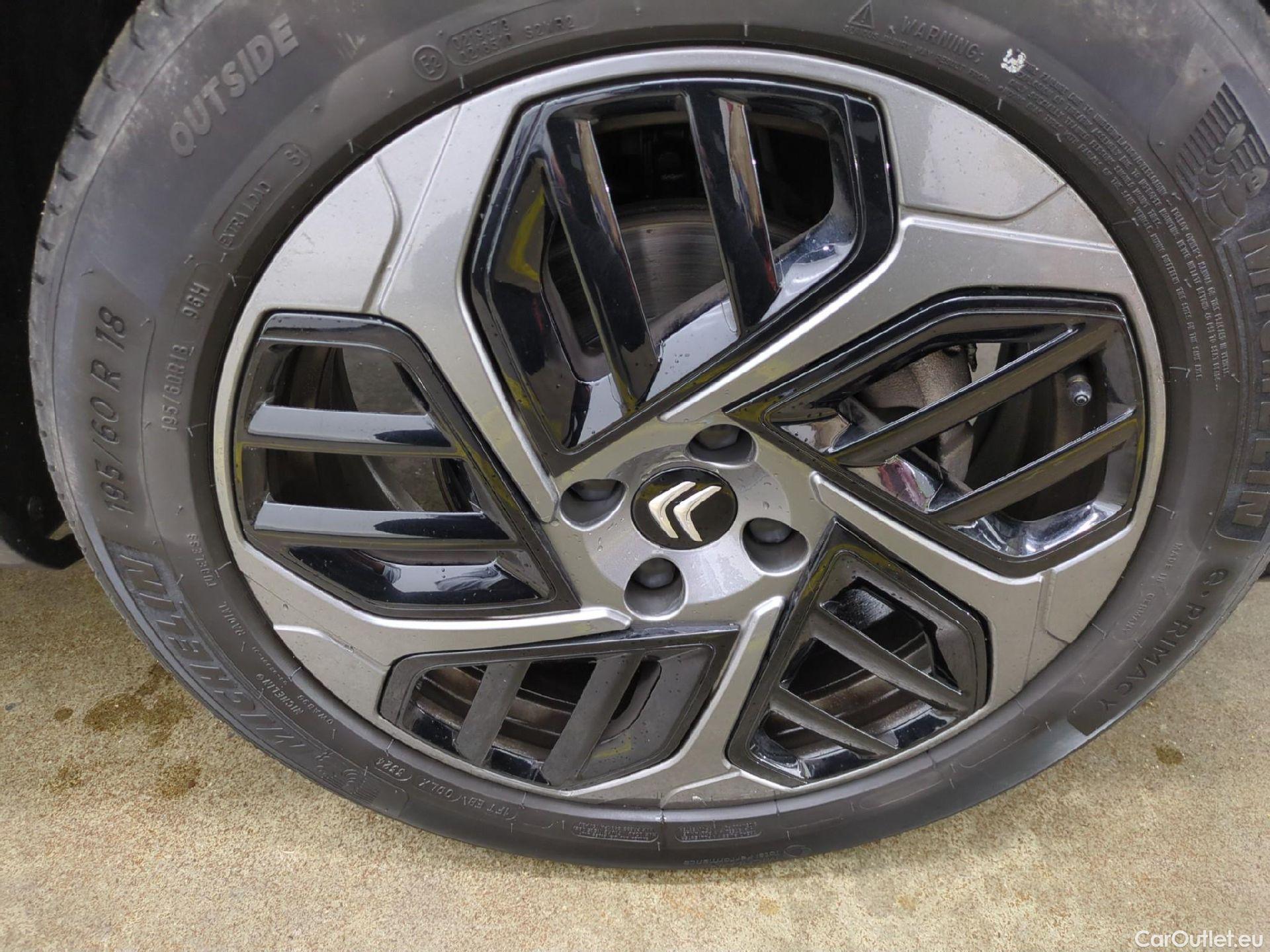  Citroen  C4 CITROEN  X / 2022 / 4P / Berline PureTech 130 S&S EAT8 Feel Pack #2