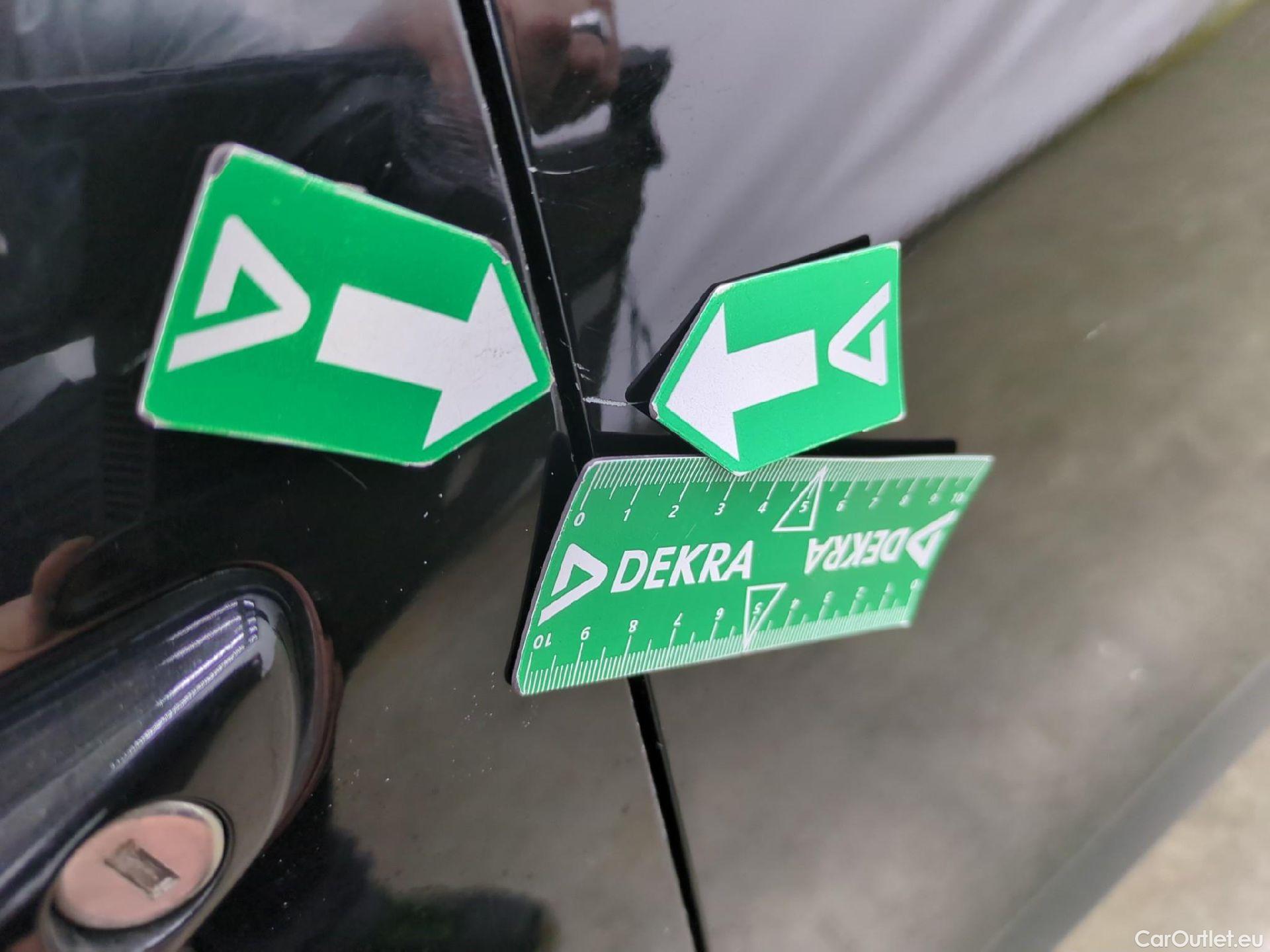  Citroen  C4 CITROEN  X / 2022 / 4P / Berline PureTech 130 S&S EAT8 Feel Pack #25