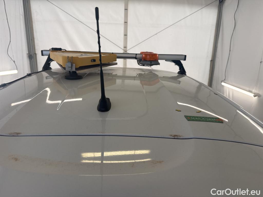  Citroen  C3  Société Feel Nav 1.2 PureTech 80CV BVM5 E6 #23