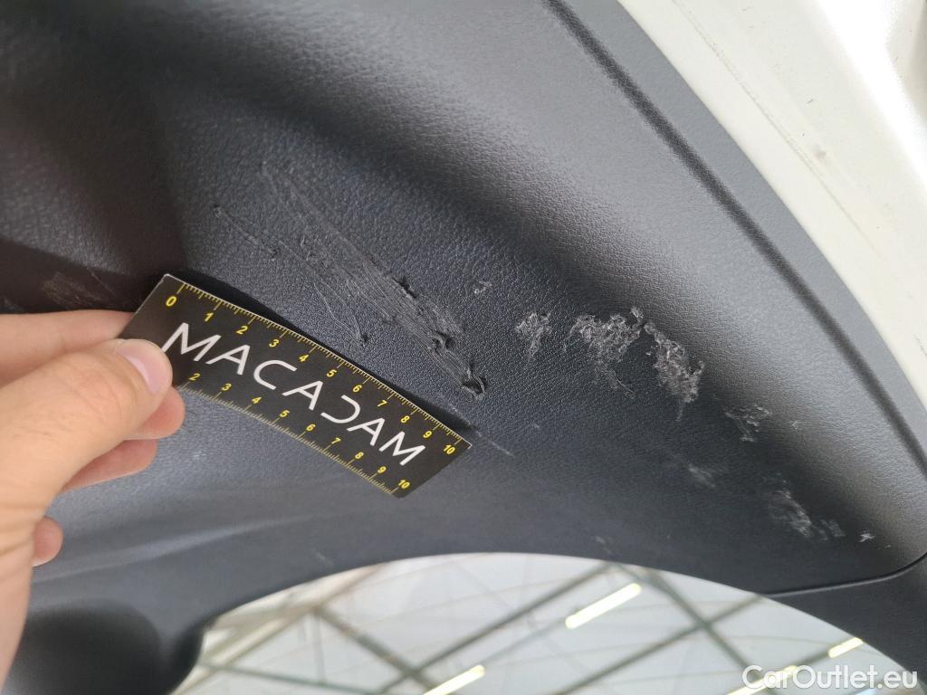  Nissan  Juke NISSAN  / 2019 / 5P / Crossover DIG-T 114 BVM6 Shadow(SP) #38