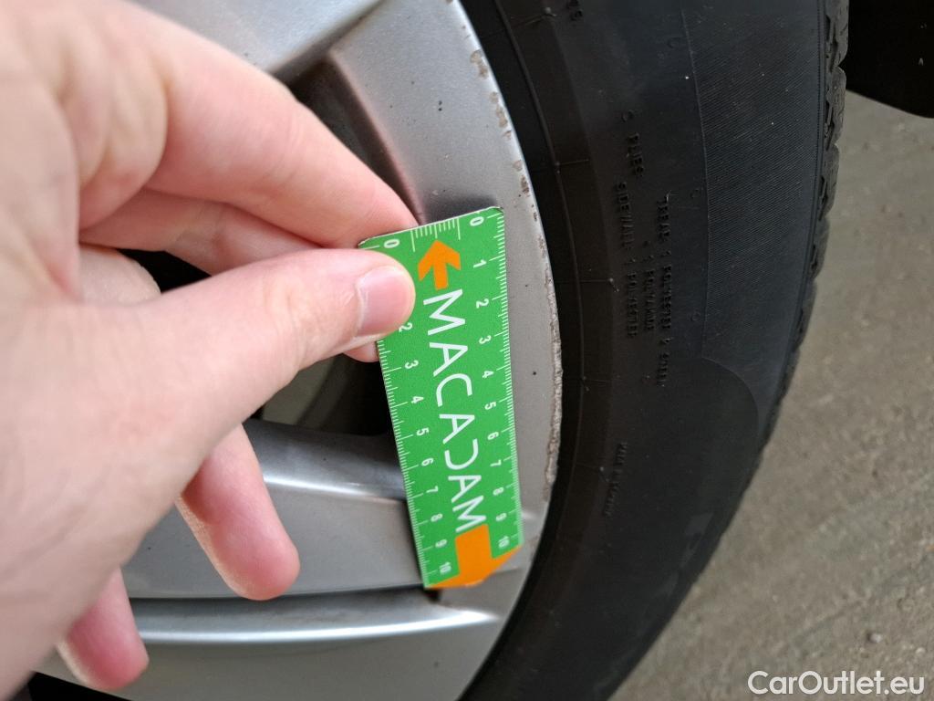  Volkswagen  Golf  VOLKSWAGEN / 2020 / 5P / Berline 2.0 TDI SCR 115 DSG7 Life Busi #30