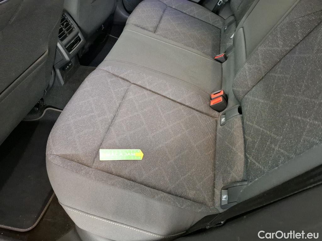  Volkswagen  Golf  VOLKSWAGEN / 2020 / 5P / Berline 2.0 TDI SCR 115 DSG7 Life Busi #45