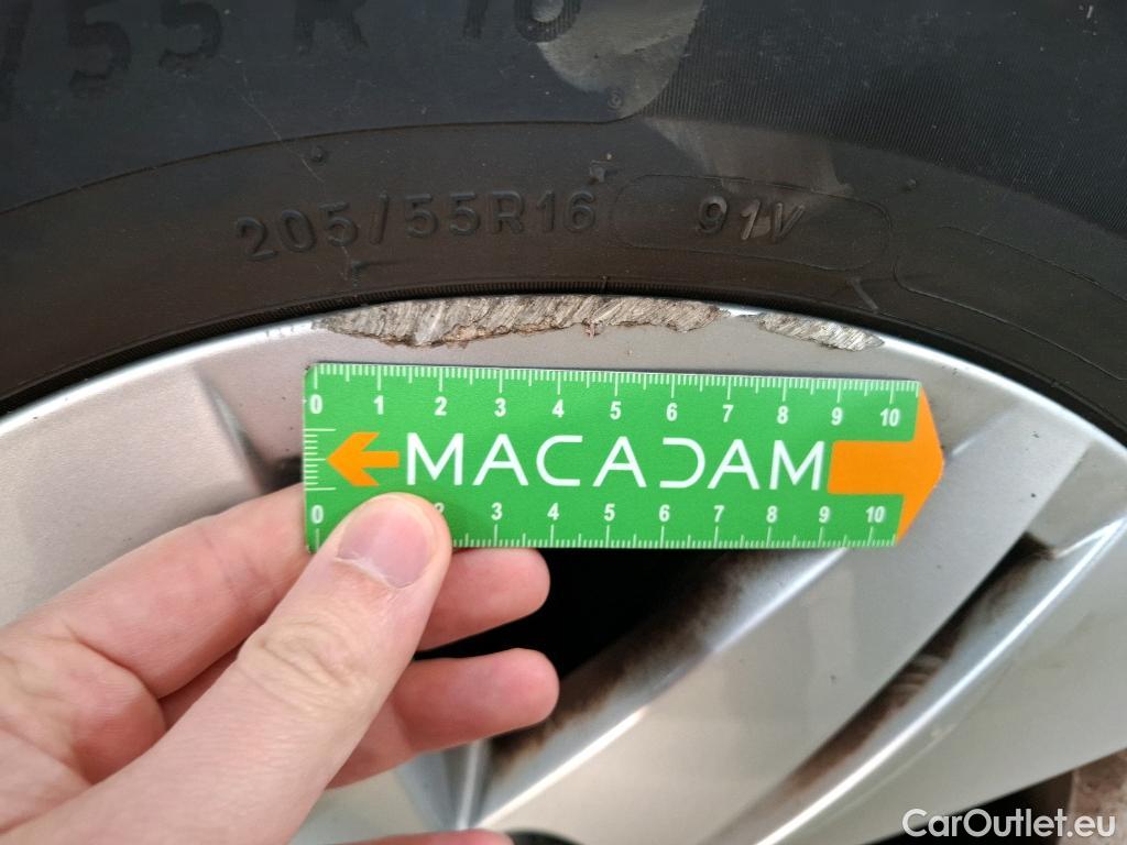  Volkswagen  Golf  VOLKSWAGEN / 2020 / 5P / Berline 2.0 TDI SCR 115 DSG7 Life Busi #22