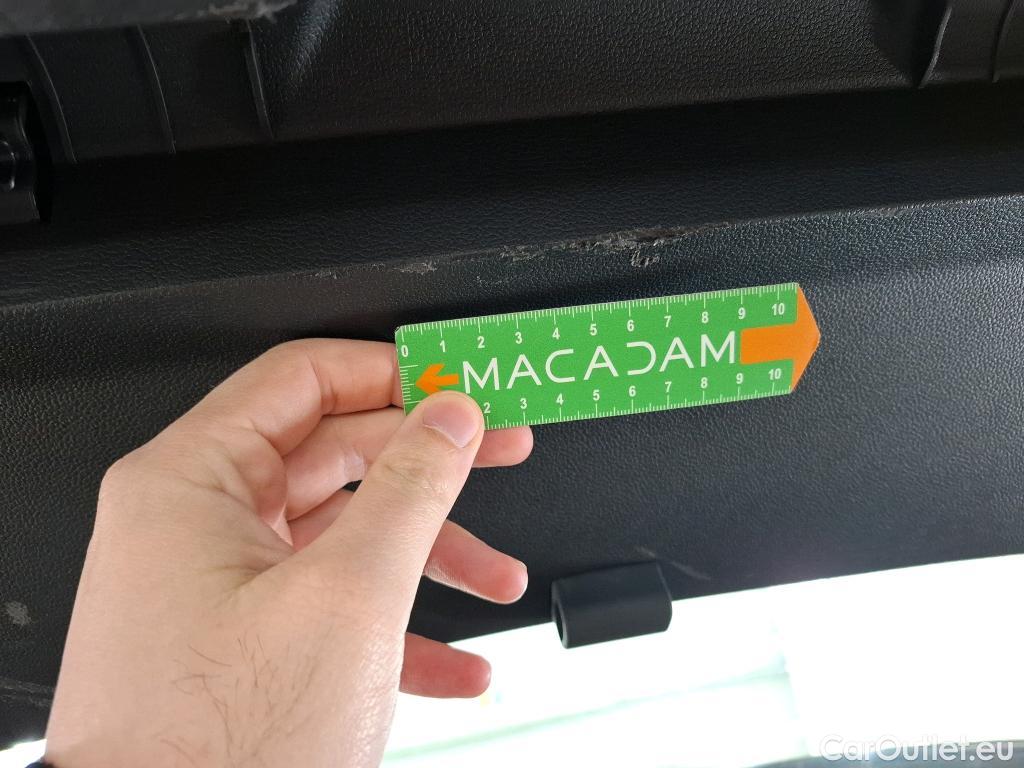  Volkswagen  Golf  VOLKSWAGEN / 2020 / 5P / Berline 2.0 TDI SCR 115 DSG7 Life Busi #37