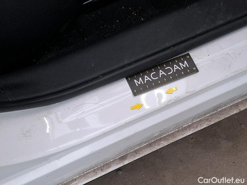  Nissan  Juke NISSAN  / 2019 / 5P / Crossover DIG-T 114 BVM6 Shadow(SP) #41