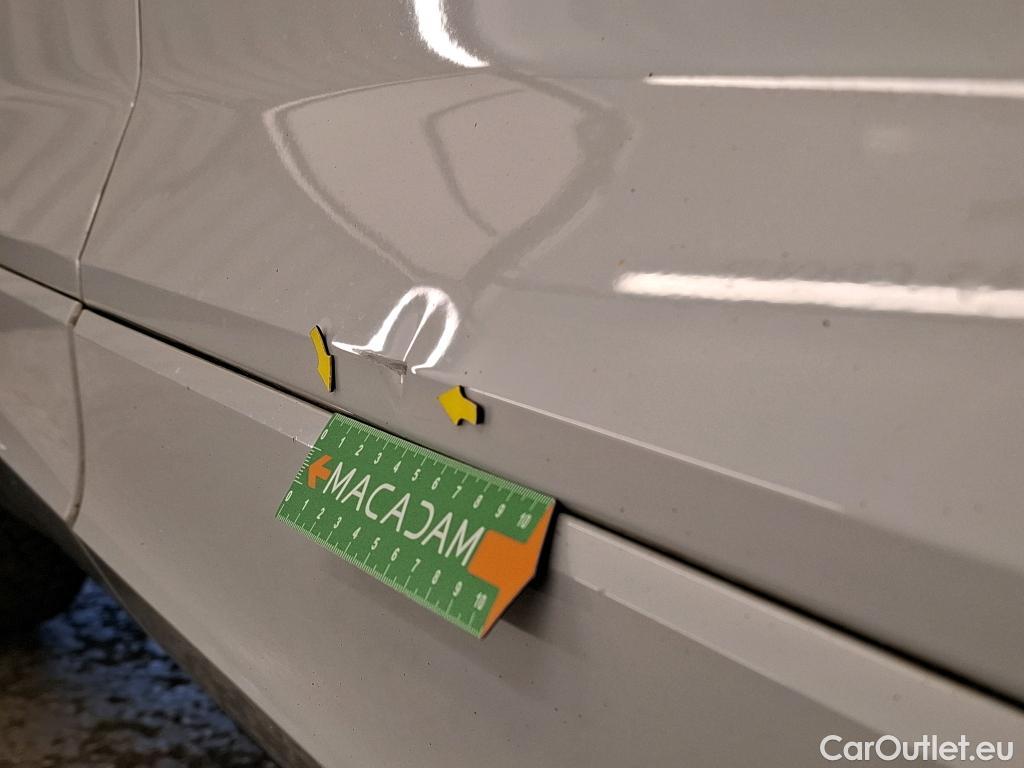  Volkswagen  T-ROC VOLKSWAGEN  / 2017 / 5P / SUV 1.5 TSI 150 EVO R-LINE DSG7 #11