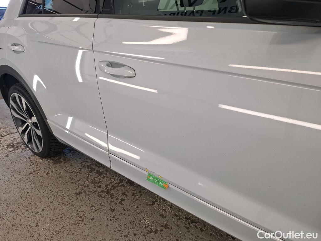  Volkswagen  T-ROC VOLKSWAGEN  / 2017 / 5P / SUV 1.5 TSI 150 EVO R-LINE DSG7 #9