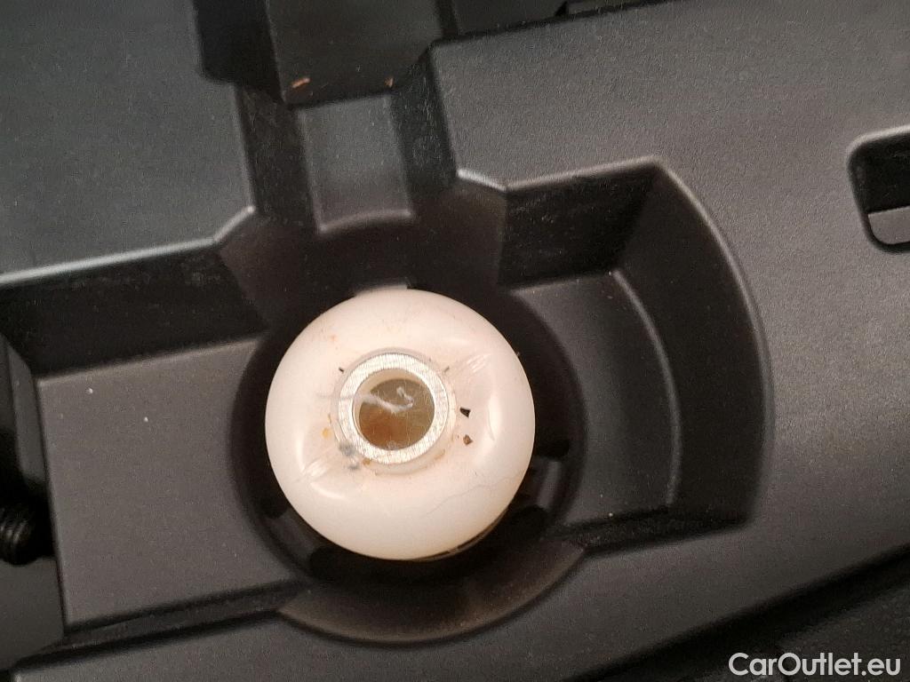  Nissan  Juke NISSAN  / 2019 / 5P / Crossover DIG-T 114 BVM6 Shadow(SP) #52