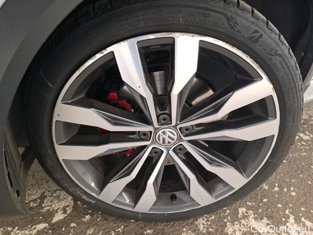  Volkswagen  T-ROC VOLKSWAGEN  / 2017 / 5P / SUV 1.5 TSI 150 EVO R-LINE DSG7 #2