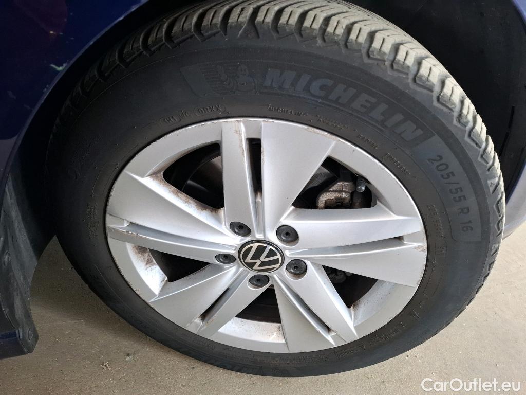  Volkswagen  Golf  VOLKSWAGEN / 2020 / 5P / Berline 2.0 TDI SCR 115 DSG7 Life Busi #32