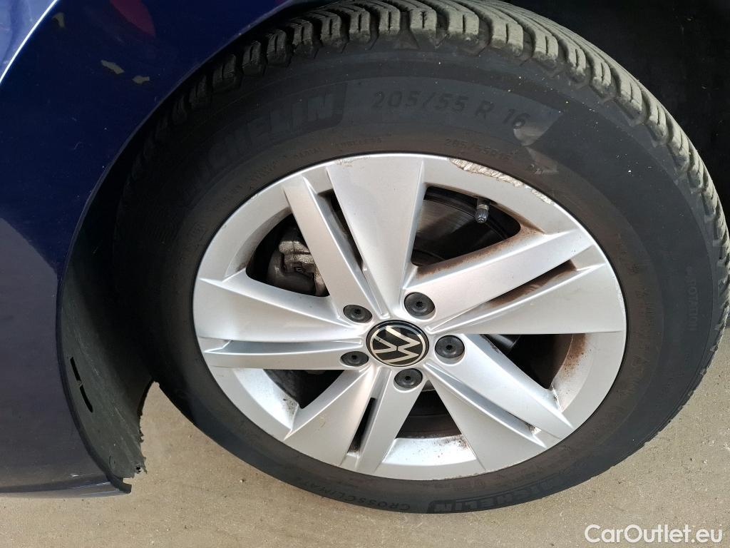  Volkswagen  Golf  VOLKSWAGEN / 2020 / 5P / Berline 2.0 TDI SCR 115 DSG7 Life Busi #21