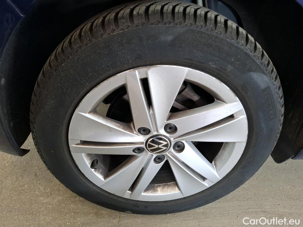  Volkswagen  Golf  VOLKSWAGEN / 2020 / 5P / Berline 2.0 TDI SCR 115 DSG7 Life Busi #28