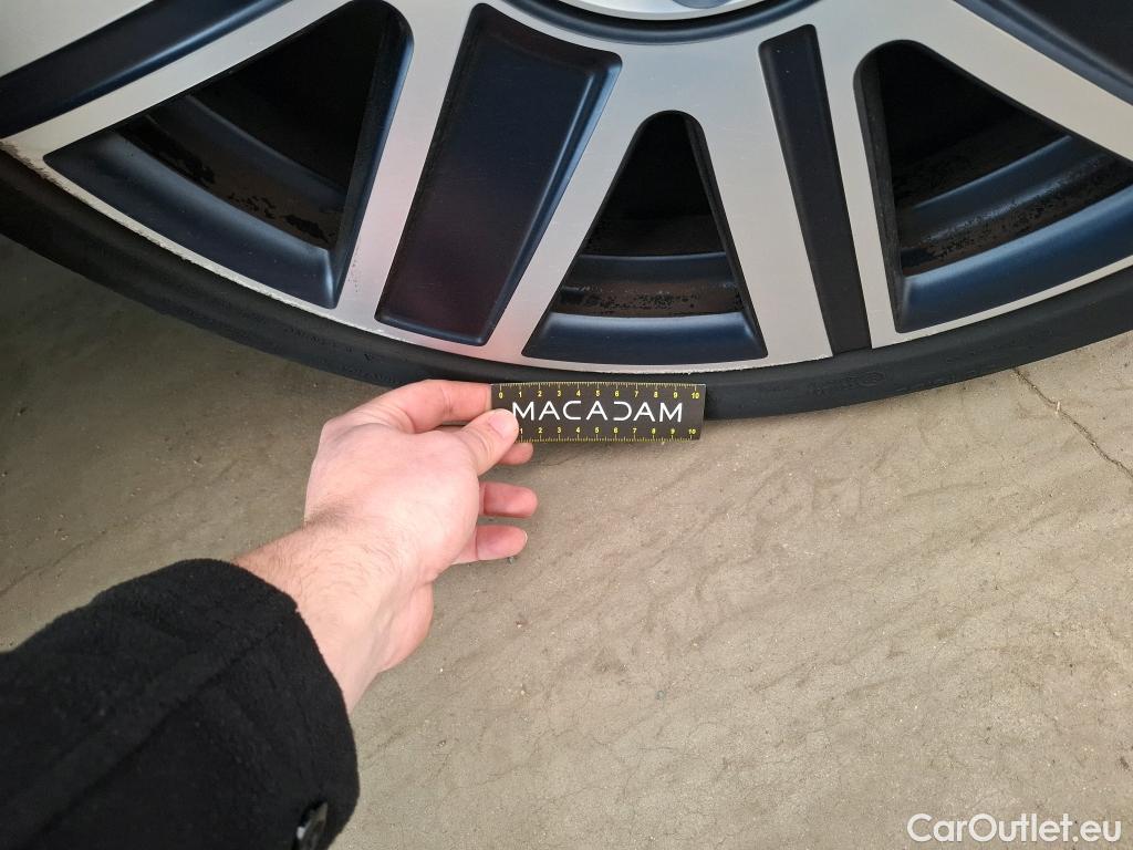  Mini  Countryman MINI  / 2016 / 5P / Crossover Cooper D Finition Yours 150 BVM6 #36