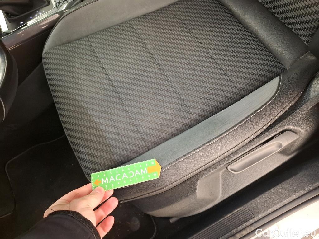  Volkswagen  T-ROC VOLKSWAGEN  / 2017 / 5P / SUV 1.5 TSI 150 EVO R-LINE DSG7 #29