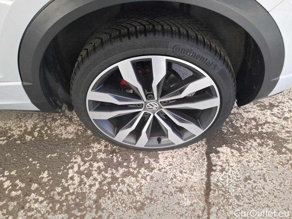  Volkswagen  T-ROC VOLKSWAGEN  / 2017 / 5P / SUV 1.5 TSI 150 EVO R-LINE DSG7 #33