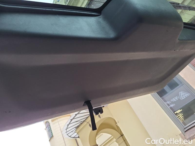  Opel  Combo  Life (E)  (2018) C.Life 1.5CDTI 96 Eleg.Plus  #8