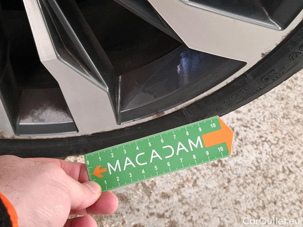  Volkswagen  T-ROC VOLKSWAGEN  / 2017 / 5P / SUV 1.5 TSI 150 EVO R-LINE DSG7 #25