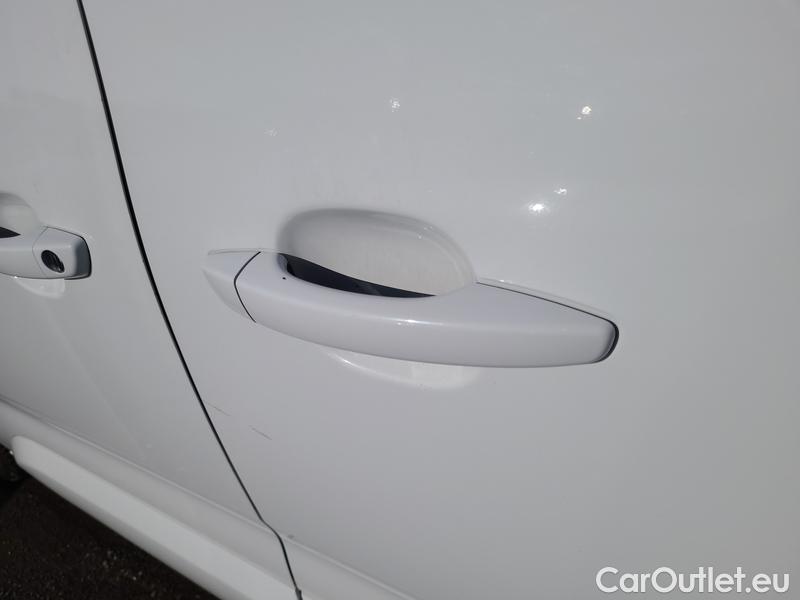  Opel  Combo  Life (E)  (2018) C.Life 1.5CDTI 96 Elegance+ #23