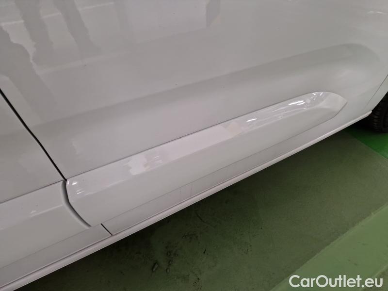  Opel  Combo  Life (E)  (2018) Com.L.1.5D 96 Elegance Plus 5d #23