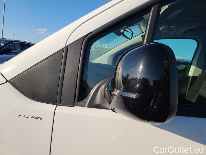  Opel  Combo  Life (E)  (2018) Com.L.1.5D 96 Elegance Plus 5d #27