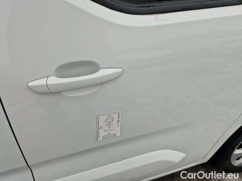  Opel  Combo  Life (E)  (2018) C.Life 1.5CDTI 96 Eleg.Plus  #18