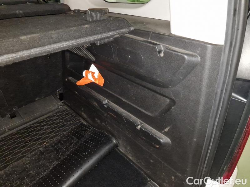  Opel  Combo  Life (E)  (2018) C.Life 1.5CDTI 96 Elegance+ #14