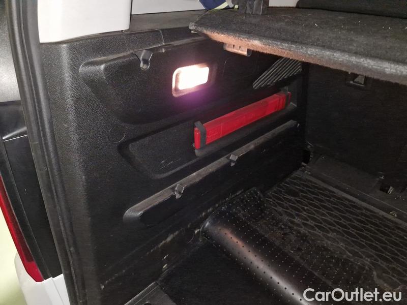  Opel  Combo  Life (E)  (2018) C.Life 1.5CDTI 96 Elegance+ #15