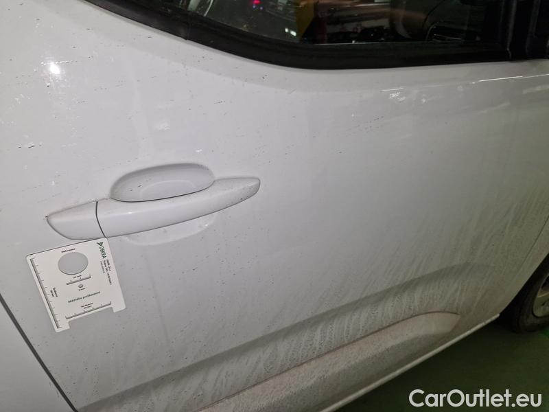  Opel  Combo  Life (E)  (2018) C.Life 1.5CDTI 96 Elegance+ #18