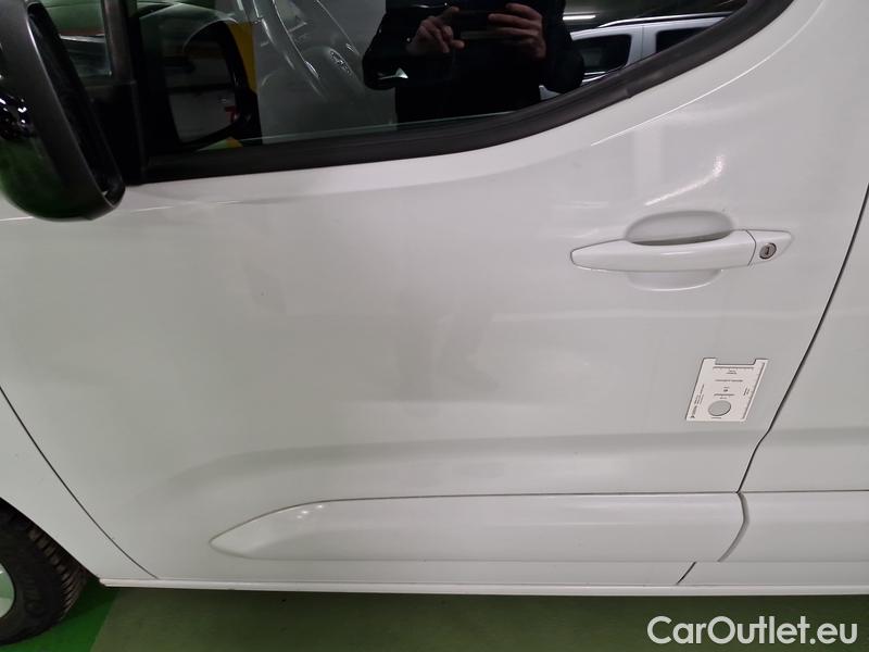  Opel  Combo  Life (E)  (2018) Com.L.1.5D 96 Elegance Plus 5d #4