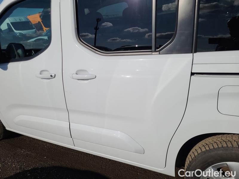  Opel  Combo  Life (E)  (2018) C.Life 1.5CDTI 96 Elegance+ #22