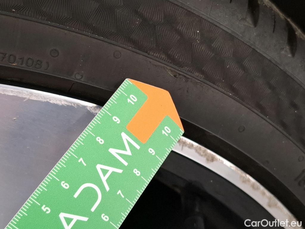  Volkswagen  T-ROC VOLKSWAGEN  / 2017 / 5P / SUV 1.5 TSI 150 EVO R-LINE DSG7 #37