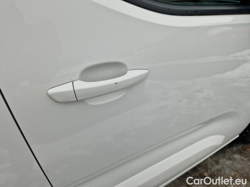  Opel  Combo  Life (E)  (2018) C.Life 1.5CDTI 96 Eleg.Plus  #20