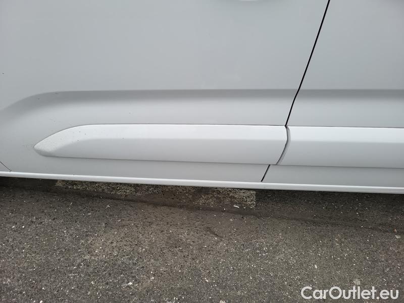  Opel  Combo  Life (E)  (2018) Com.L.1.5D 96 Elegance Plus 5d #2