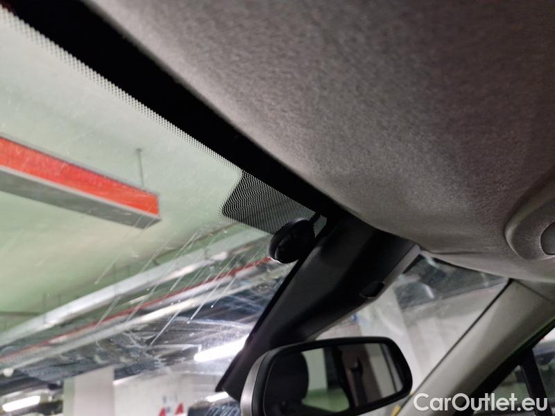  Opel  Combo  Life (E)  (2018) C.Life 1.5CDTI 96 Elegance+ #20