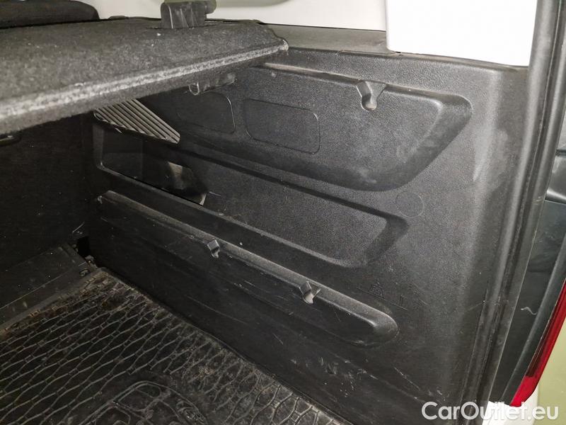  Opel  Combo  Life (E)  (2018) Com.L.1.5D 96 Elegance Plus 5d #19