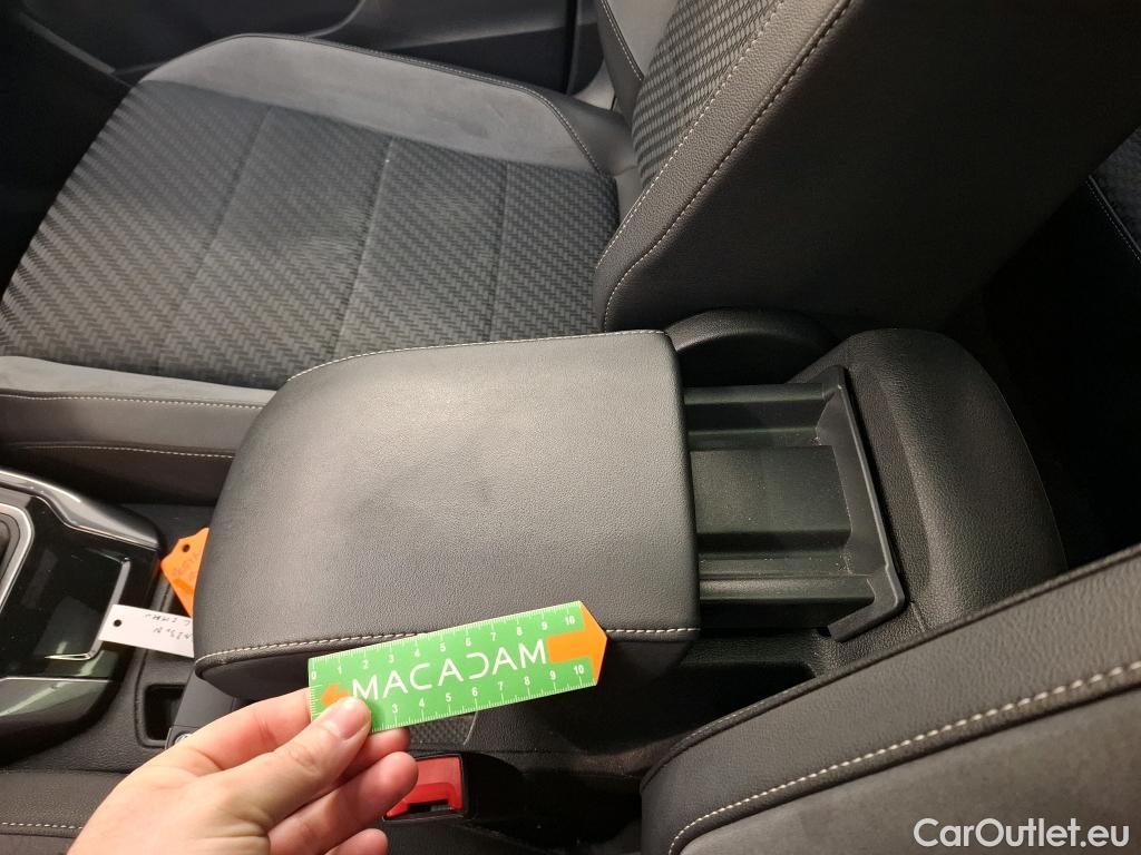  Volkswagen  T-ROC VOLKSWAGEN  / 2017 / 5P / SUV 1.5 TSI 150 EVO R-LINE DSG7 #31