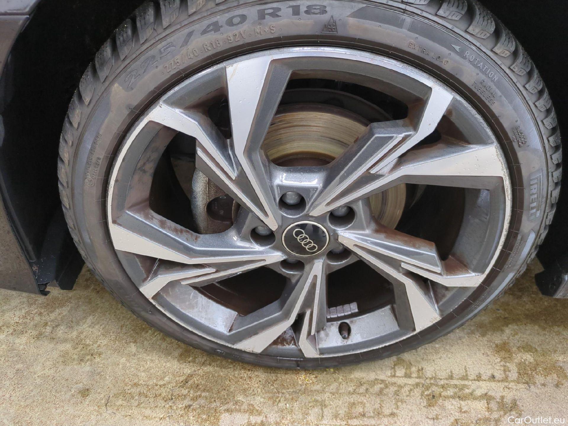  Audi  A3 AUDI  Sportback / 2020 / 5P / Berline 35 TFSI 150 MHEV S Tronic S Line #16