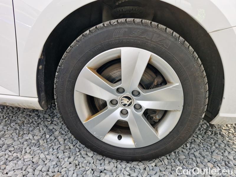  Skoda  Fabia  Combi (2015)  Com 1.0TSI 81 Ambition #15