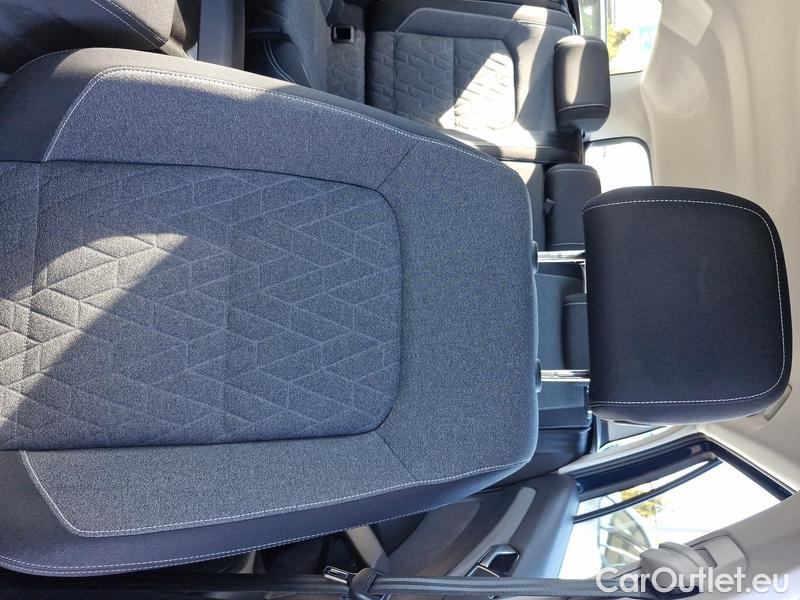  Volkswagen  Passat  Variant (CJ5) (2023) Pas.Var.1.5TSI Business AT #4