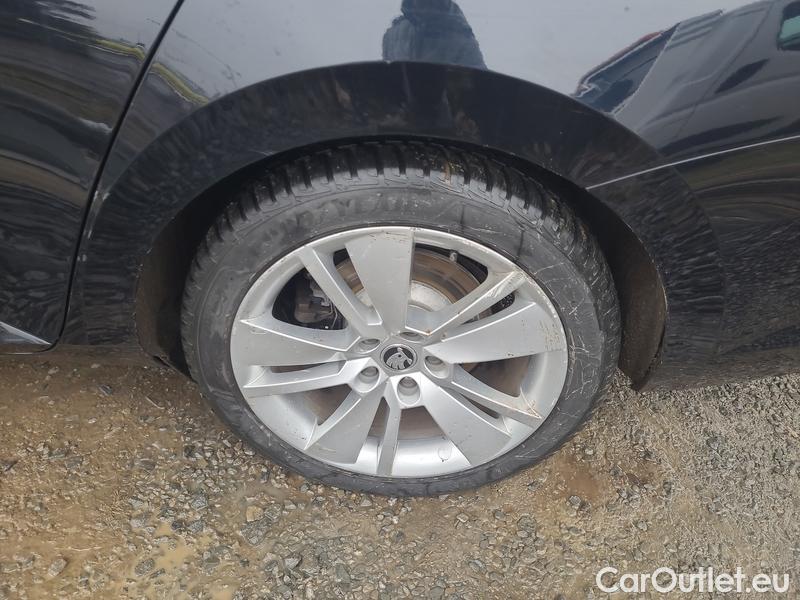  Skoda  Superb  (3V3)(2015) Supe.FL2.0TDI 110 Ambition #14