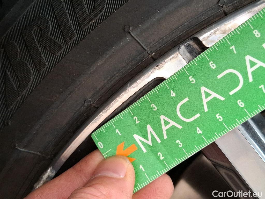  Bmw  Serie 3 BMW Série 3 Berline / 2018 / 4P / Berline 330e 292ch Edition Sport BVA8 Hybride #24