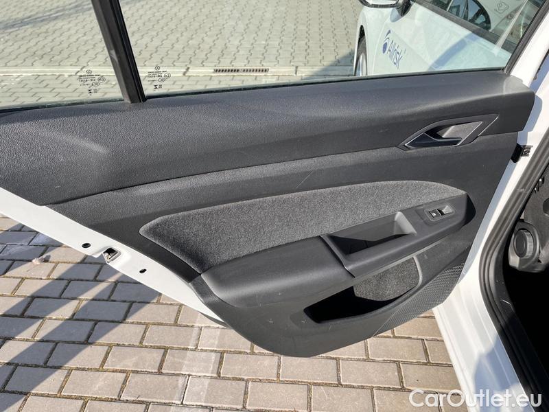  Volkswagen  Golf  VIII Lim (DA1) (2024) Var.1.0TSI 81 Life 5d #8