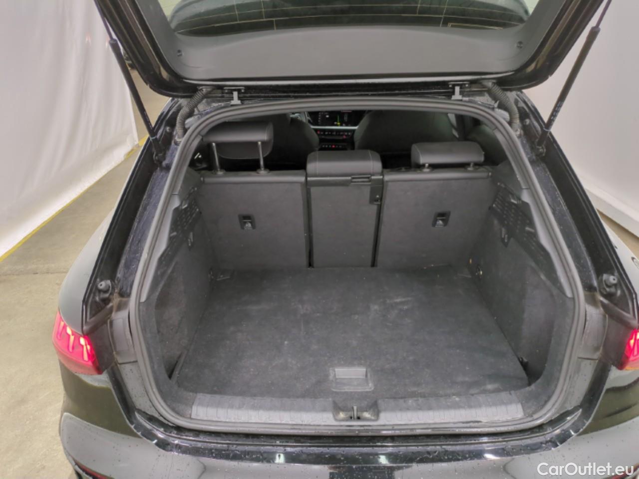  Audi  A3 AUDI  Sportback / 2020 / 5P / Berline 35 TFSI 150 MHEV S Tronic S Line #1