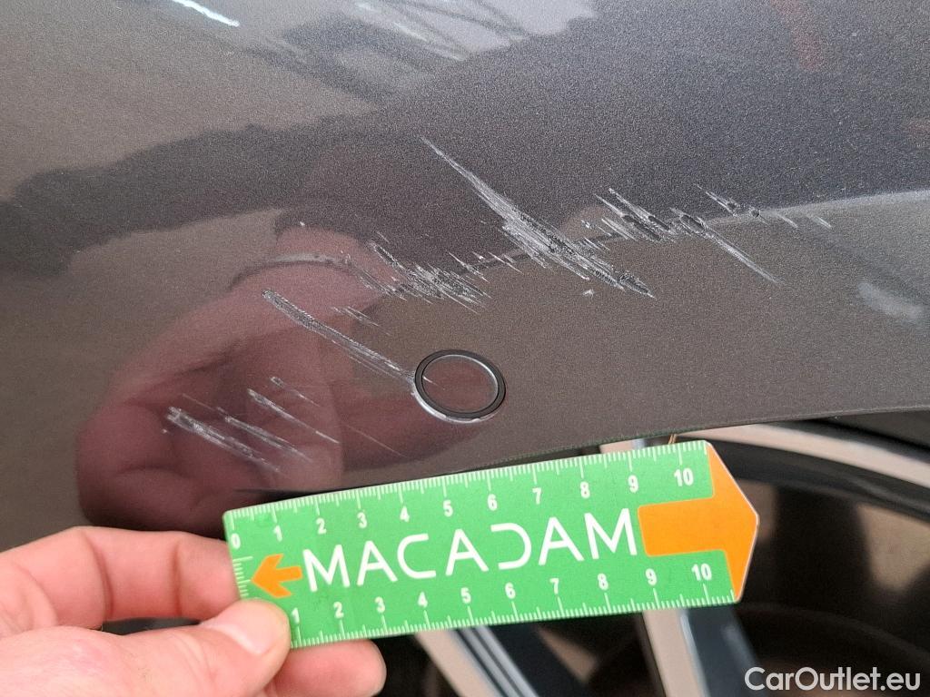  Bmw  Serie 3 BMW Série 3 Berline / 2018 / 4P / Berline 330e 292ch Edition Sport BVA8 Hybride #2