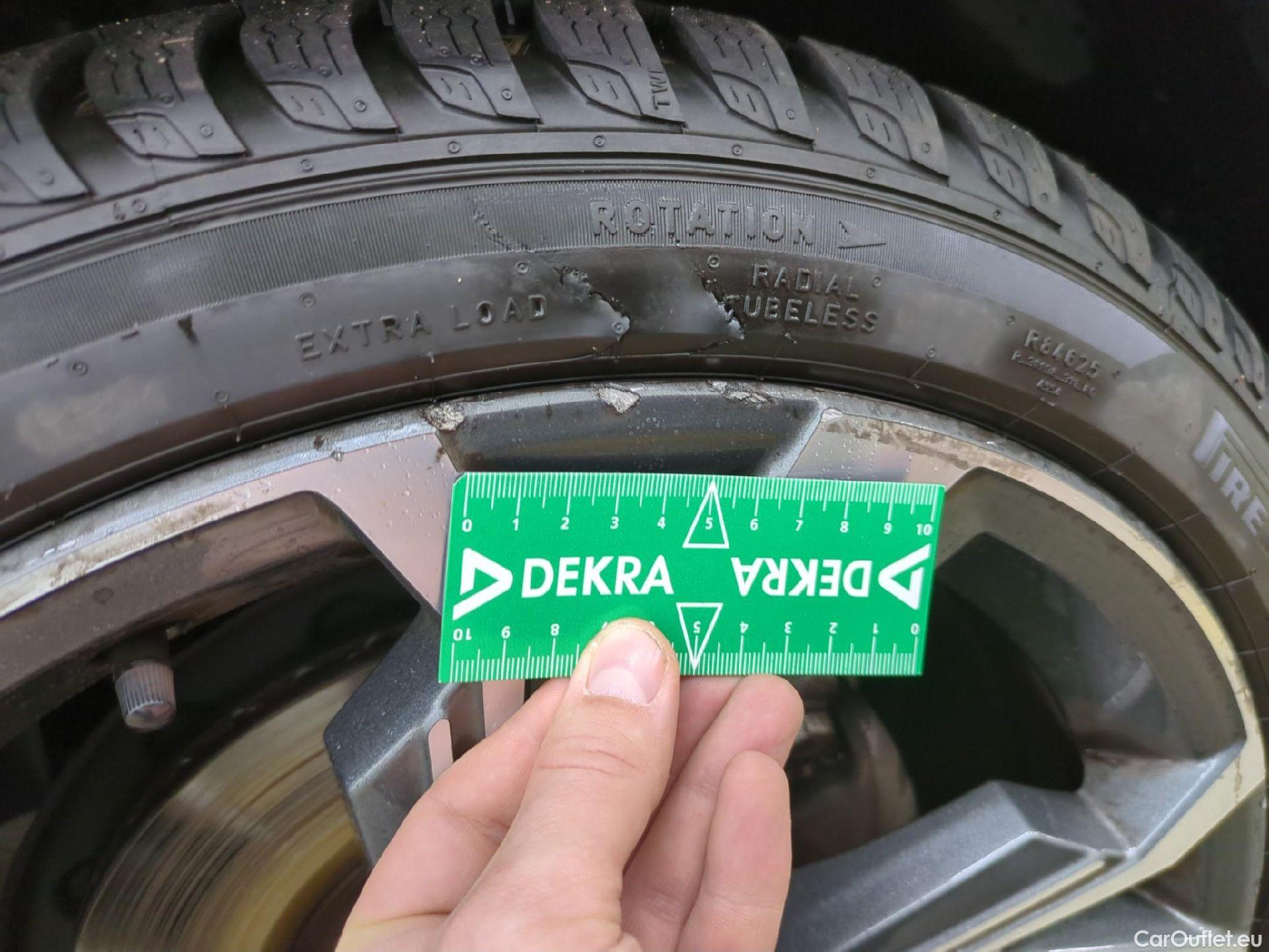  Audi  A3 AUDI  Sportback / 2020 / 5P / Berline 35 TFSI 150 MHEV S Tronic S Line #4