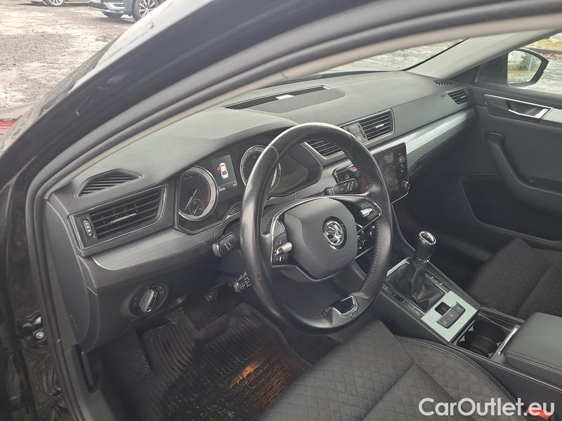  Skoda  Superb  (3V3)(2015) Supe.FL2.0TDI 110 Ambition #25