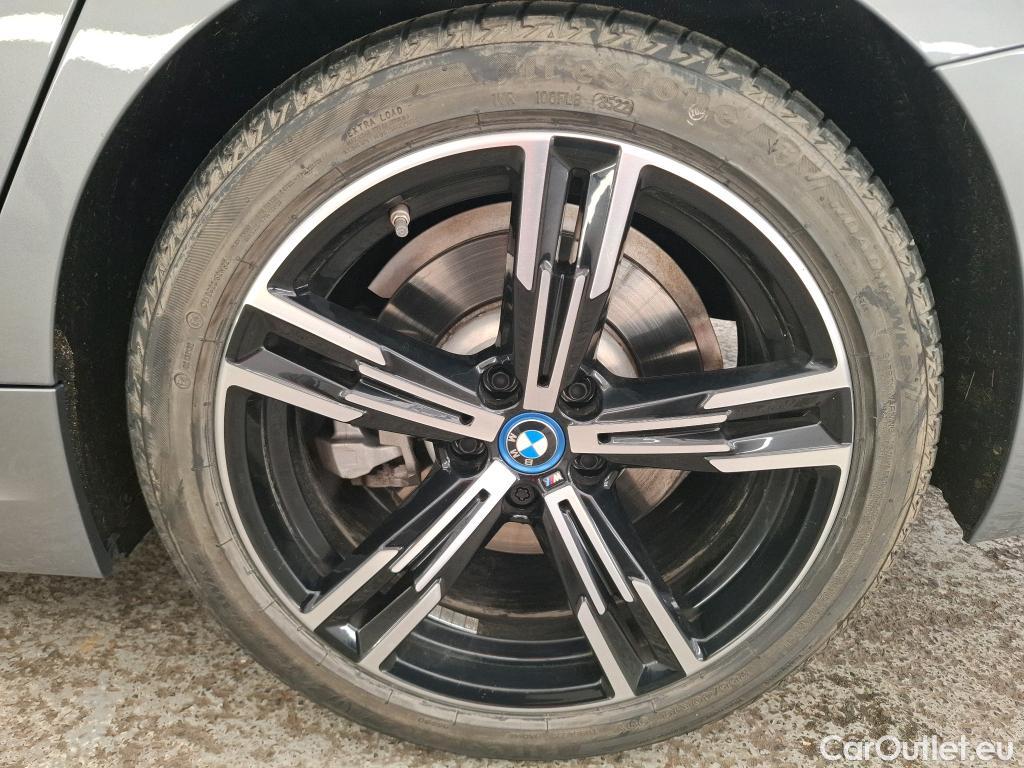  Bmw  Serie 3 Série 3 Touring / 2022 / 5P / Break 320e 204ch M Sport BVA8 Hybride #4