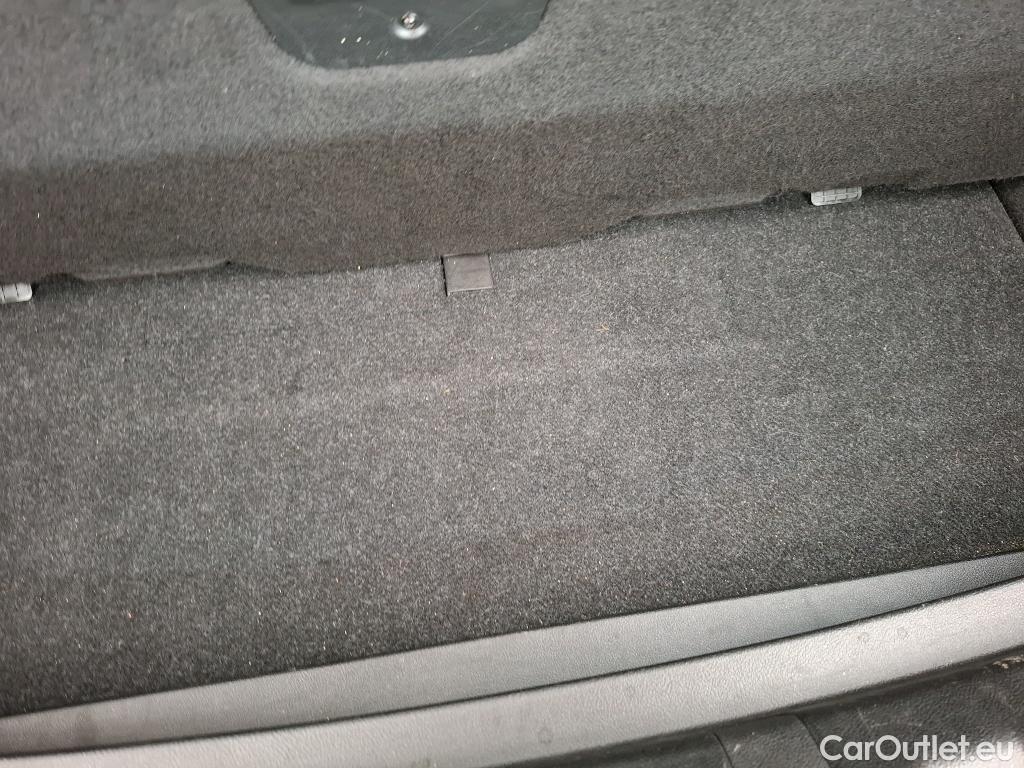  Bmw  Serie 3 BMW Série 3 Berline / 2018 / 4P / Berline 330e 292ch Edition Sport BVA8 Hybride #44