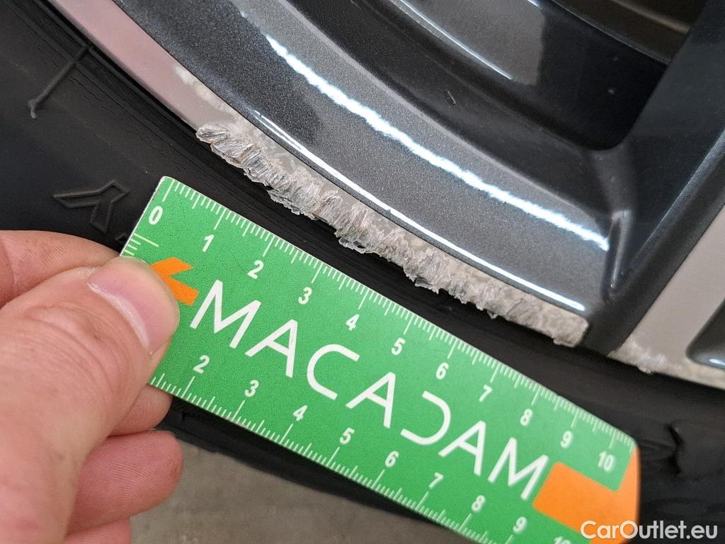  Bmw  Serie 3 BMW Série 3 Berline / 2018 / 4P / Berline 330e 292ch Edition Sport BVA8 Hybride #32