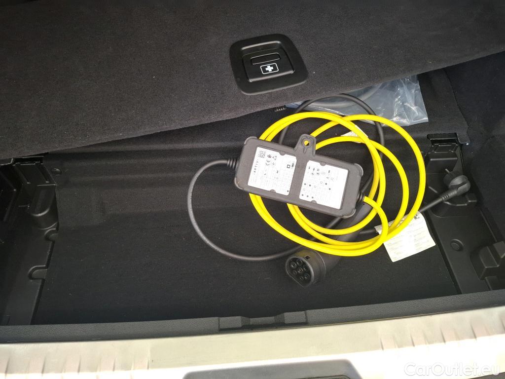  Bmw  Serie 3 Série 3 Touring / 2022 / 5P / Break 320e 204ch M Sport BVA8 Hybride #1